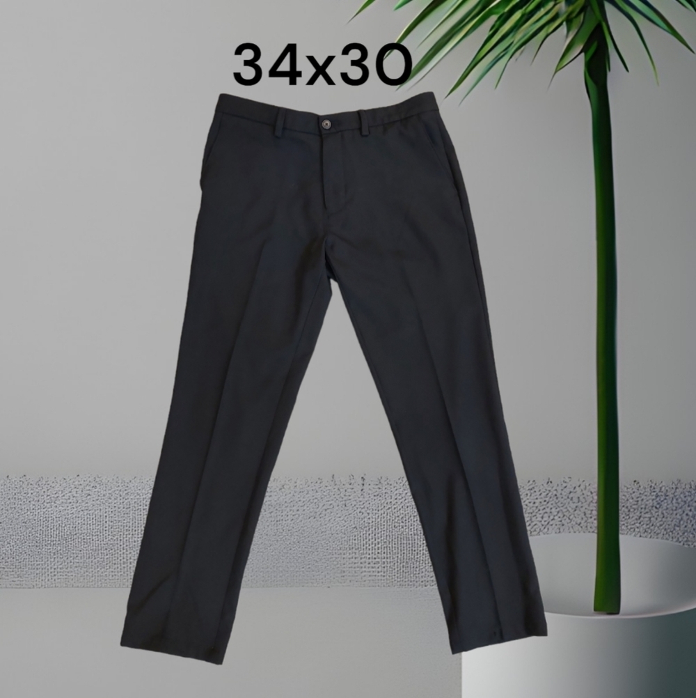 Haggar Men's Premium Comfort Stretch Black Straight Fit 34x30 Lightweight